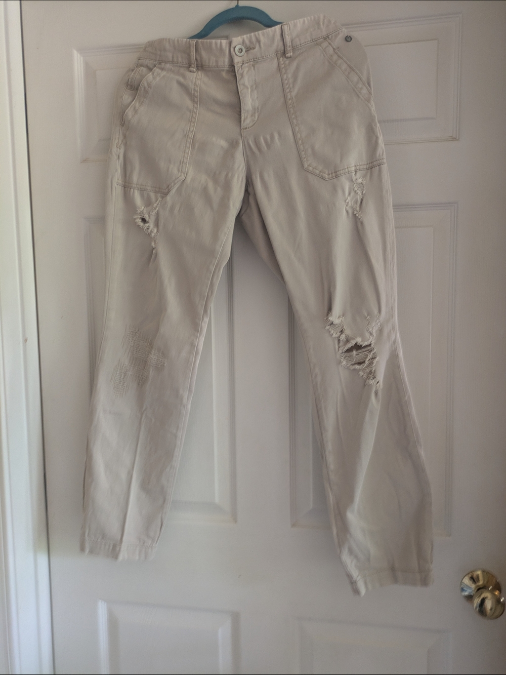 Hyphen Women’s Distressed Beige Jeans